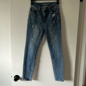 Wallflower distressed Jean